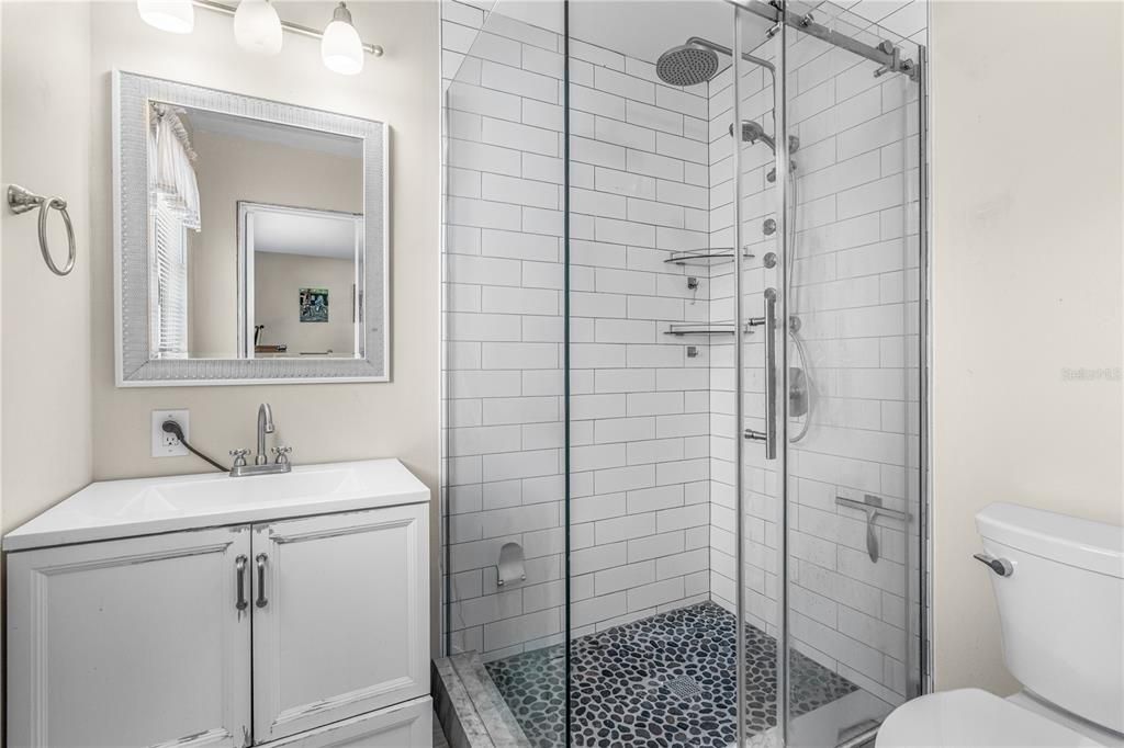 For Sale: $365,000 (3 beds, 2 baths, 1687 Square Feet)