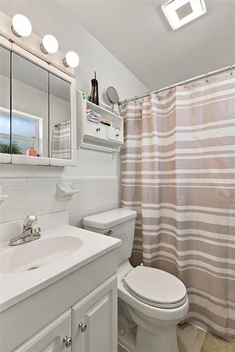 For Sale: $330,000 (3 beds, 2 baths, 1959 Square Feet)