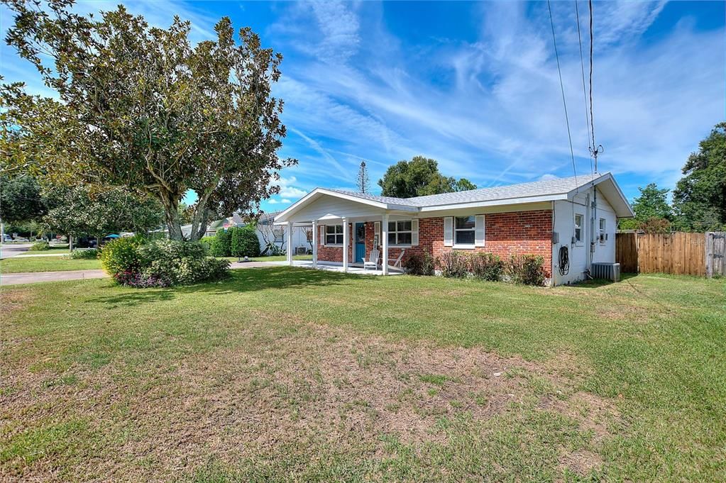 For Sale: $330,000 (3 beds, 2 baths, 1959 Square Feet)