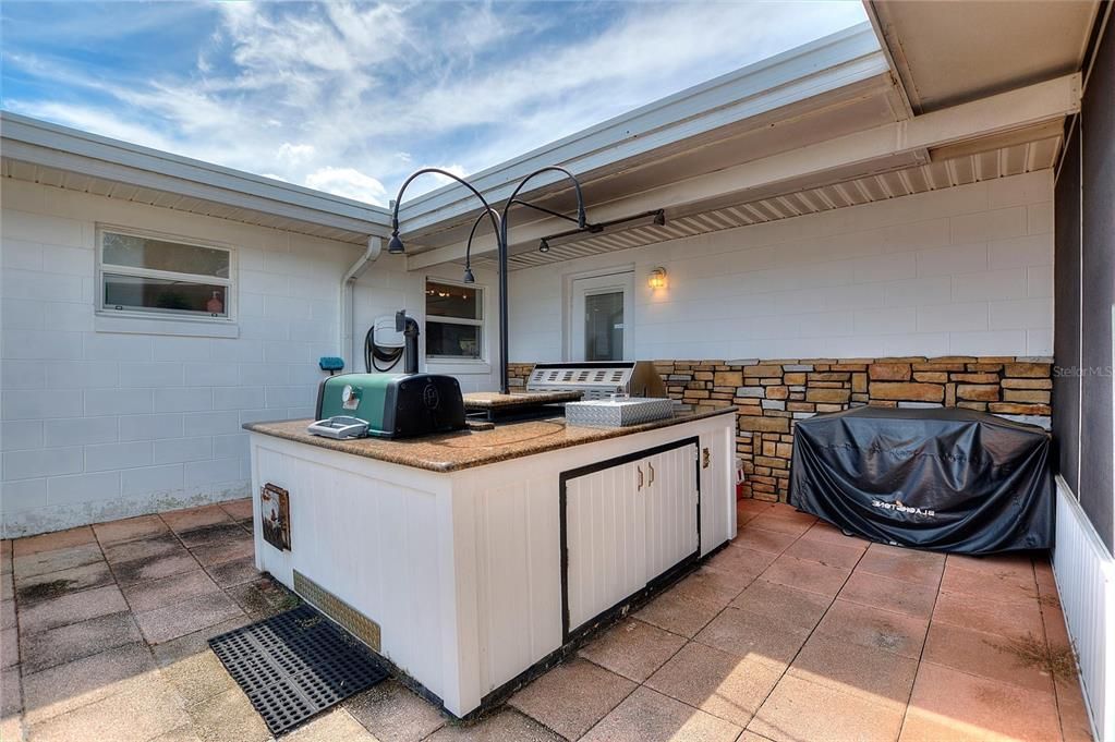 For Sale: $330,000 (3 beds, 2 baths, 1959 Square Feet)