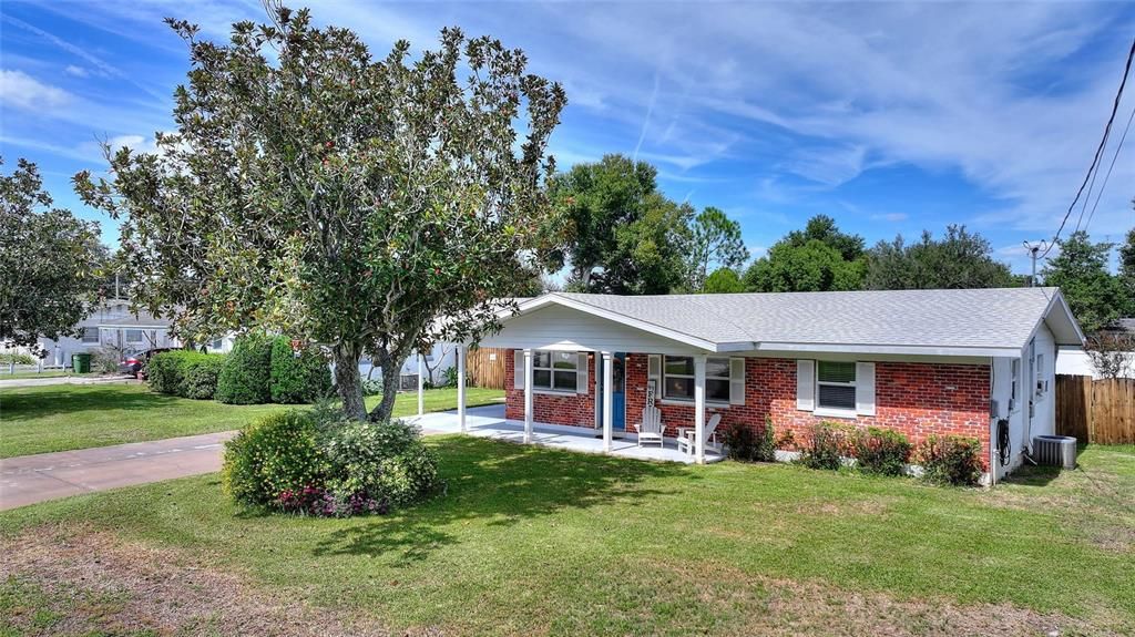For Sale: $330,000 (3 beds, 2 baths, 1959 Square Feet)