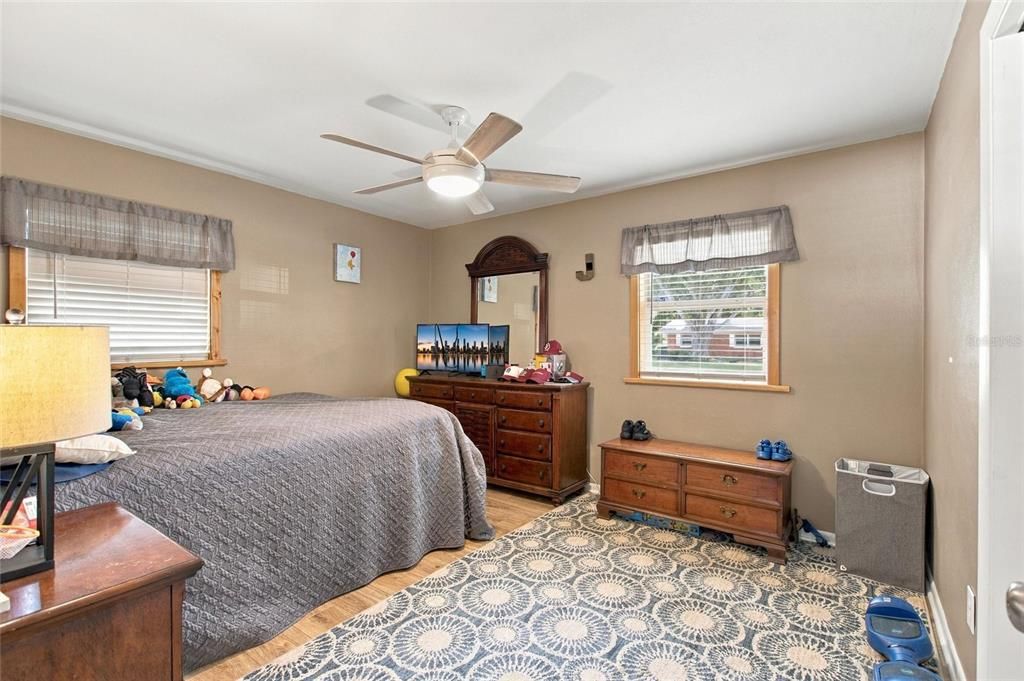 For Sale: $330,000 (3 beds, 2 baths, 1959 Square Feet)