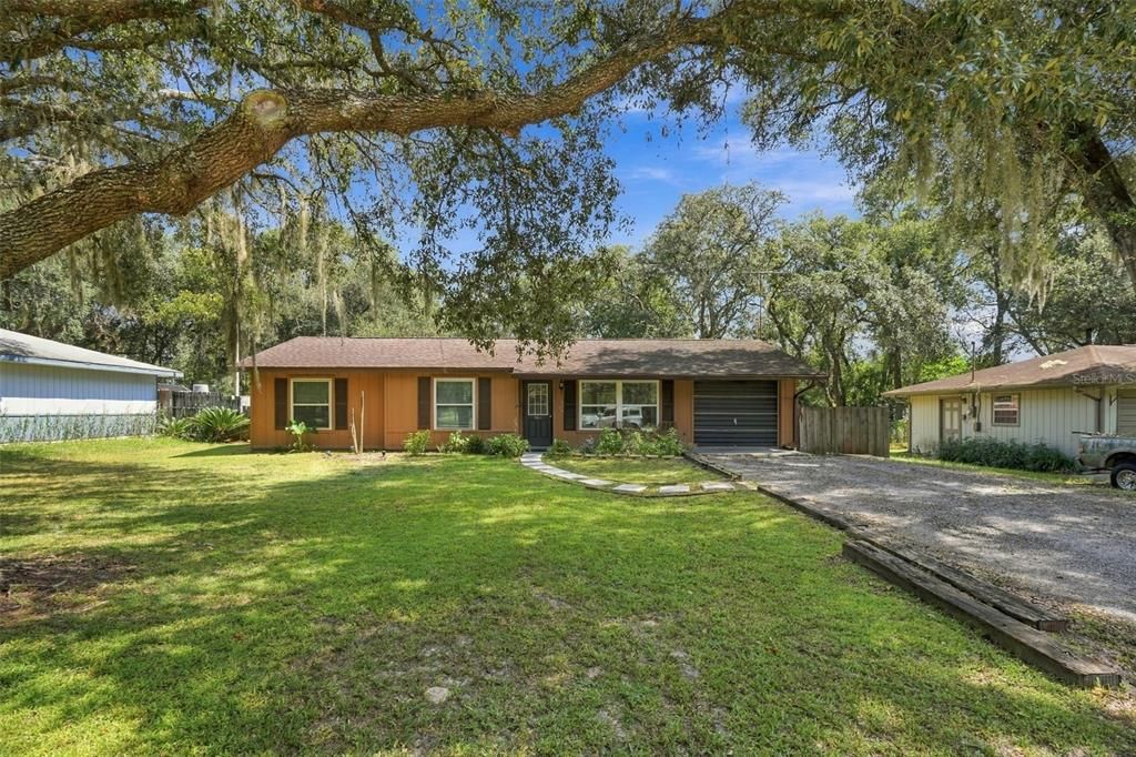 For Sale: $284,000 (3 beds, 2 baths, 1021 Square Feet)