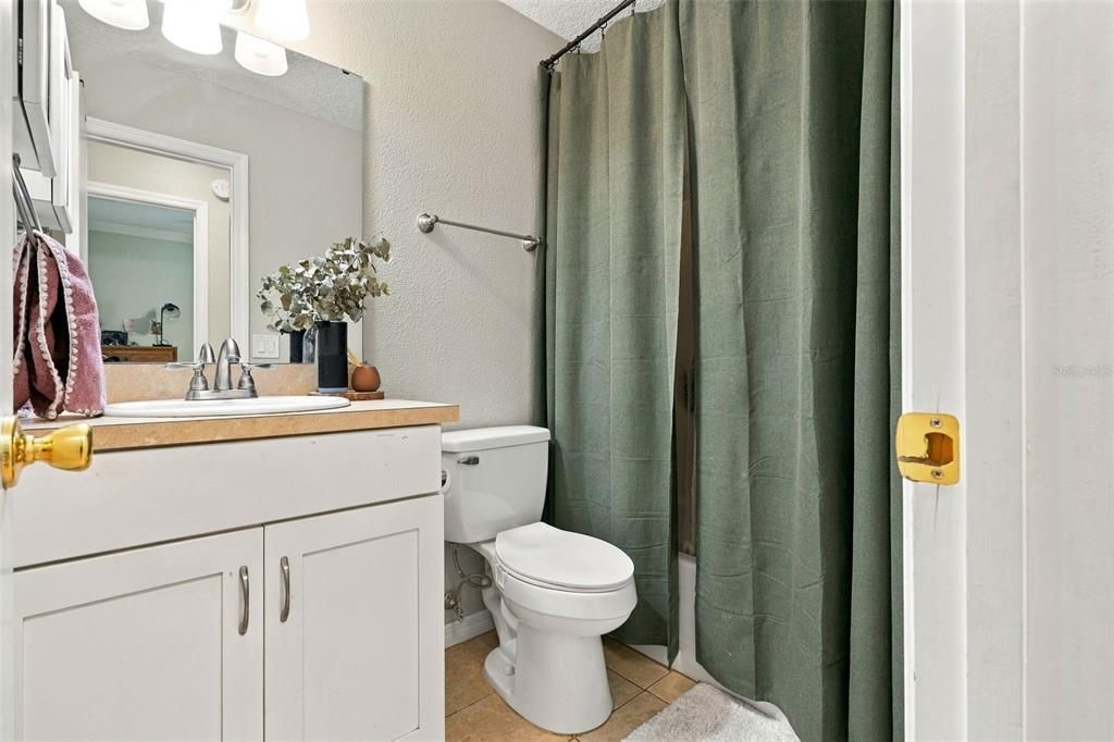 For Sale: $284,000 (3 beds, 2 baths, 1021 Square Feet)