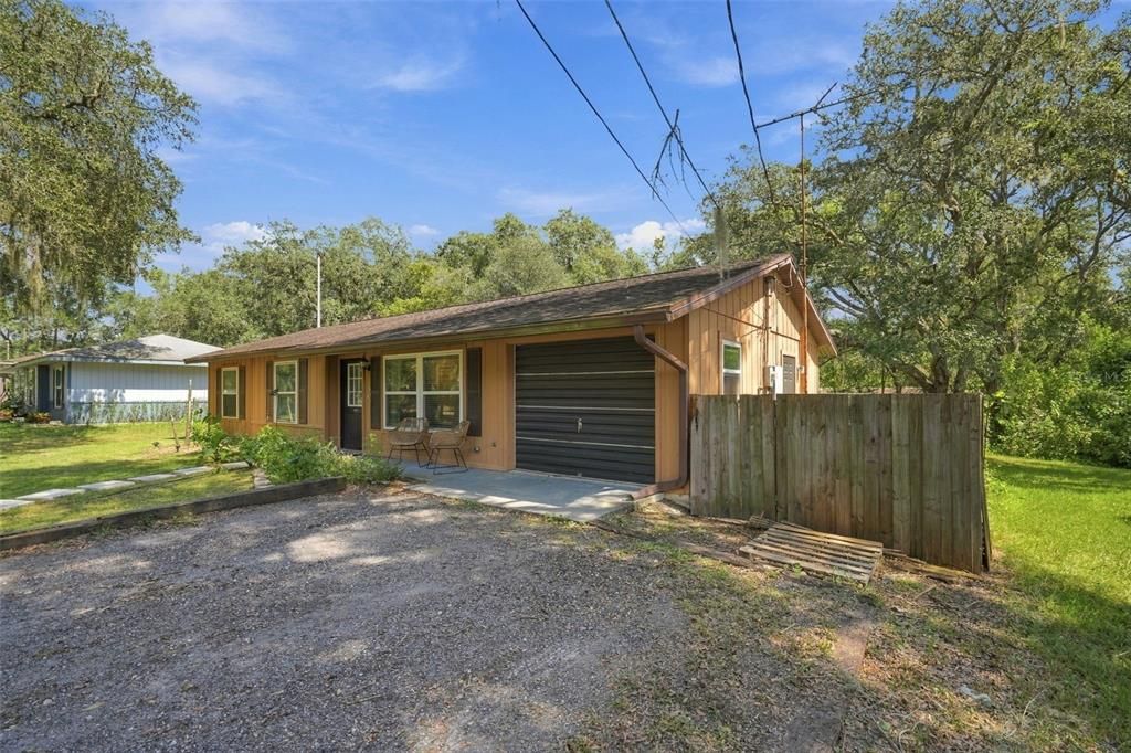 For Sale: $284,000 (3 beds, 2 baths, 1021 Square Feet)