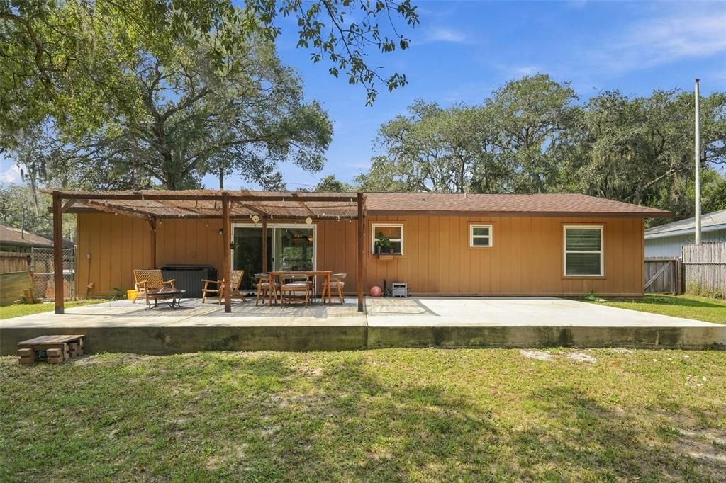 For Sale: $284,000 (3 beds, 2 baths, 1021 Square Feet)