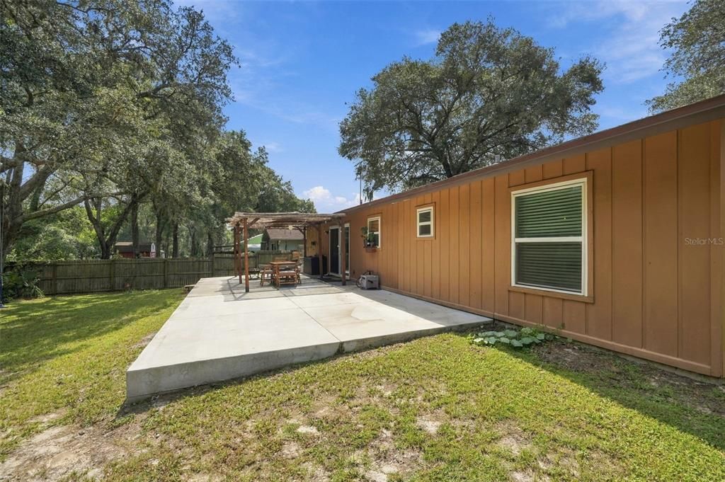 For Sale: $284,000 (3 beds, 2 baths, 1021 Square Feet)