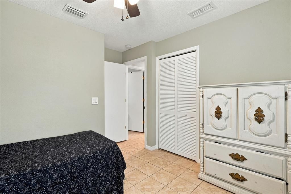 For Sale: $284,000 (3 beds, 2 baths, 1021 Square Feet)