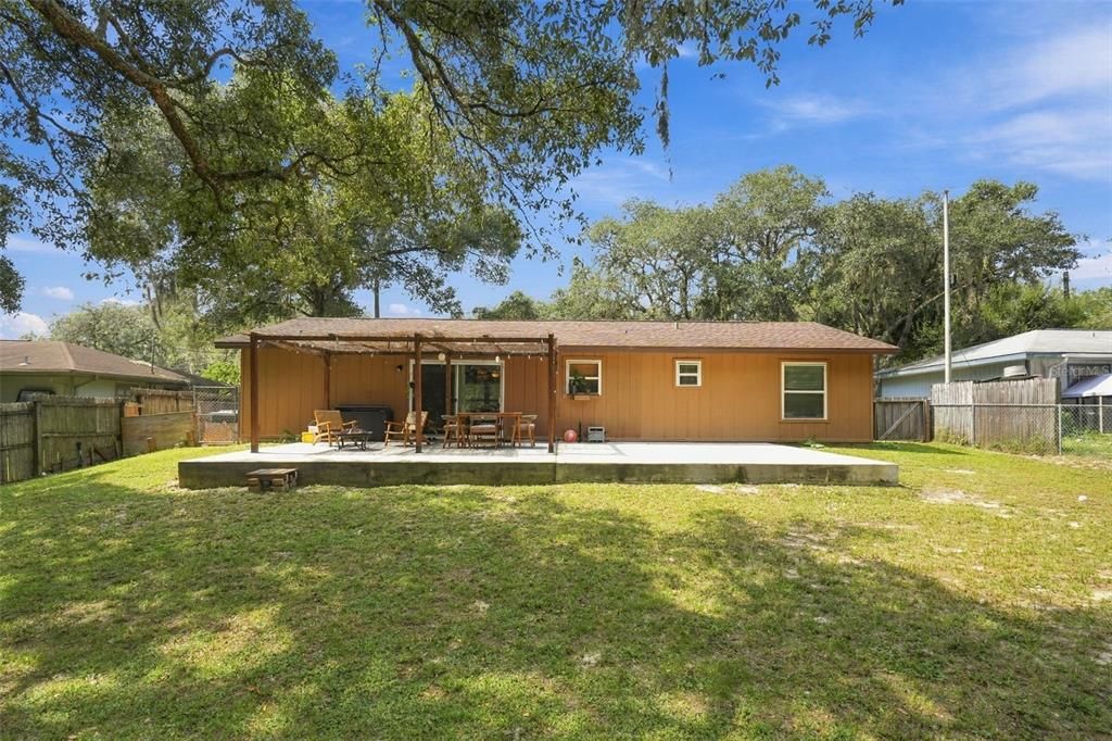 For Sale: $284,000 (3 beds, 2 baths, 1021 Square Feet)