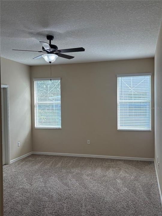 For Rent: $2,680 (4 beds, 2 baths, 1956 Square Feet)