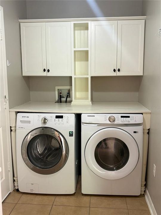 For Rent: $2,680 (4 beds, 2 baths, 1956 Square Feet)