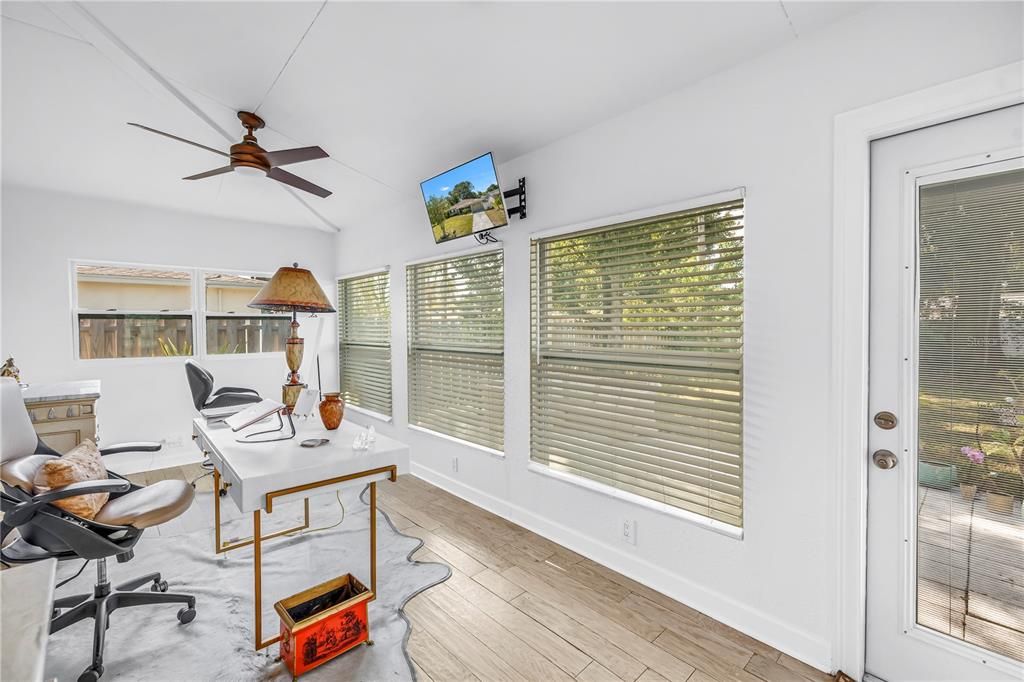 For Sale: $579,900 (2 beds, 2 baths, 1917 Square Feet)