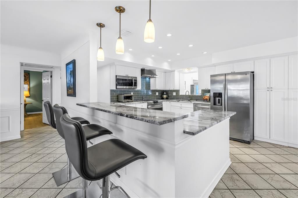 For Sale: $579,900 (2 beds, 2 baths, 1917 Square Feet)
