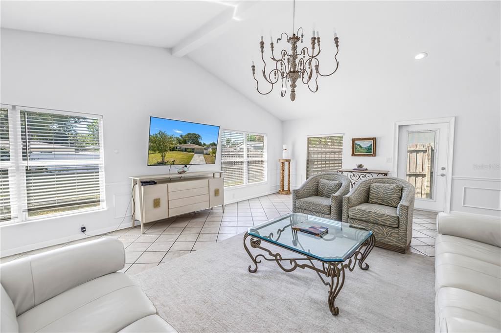 For Sale: $579,900 (2 beds, 2 baths, 1917 Square Feet)