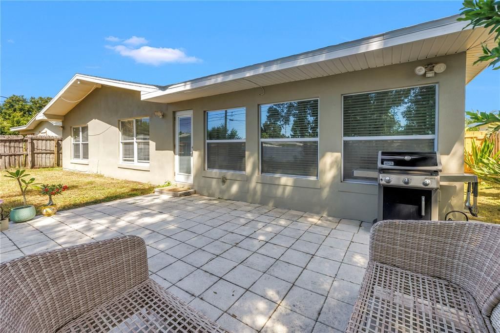 For Sale: $579,900 (2 beds, 2 baths, 1917 Square Feet)