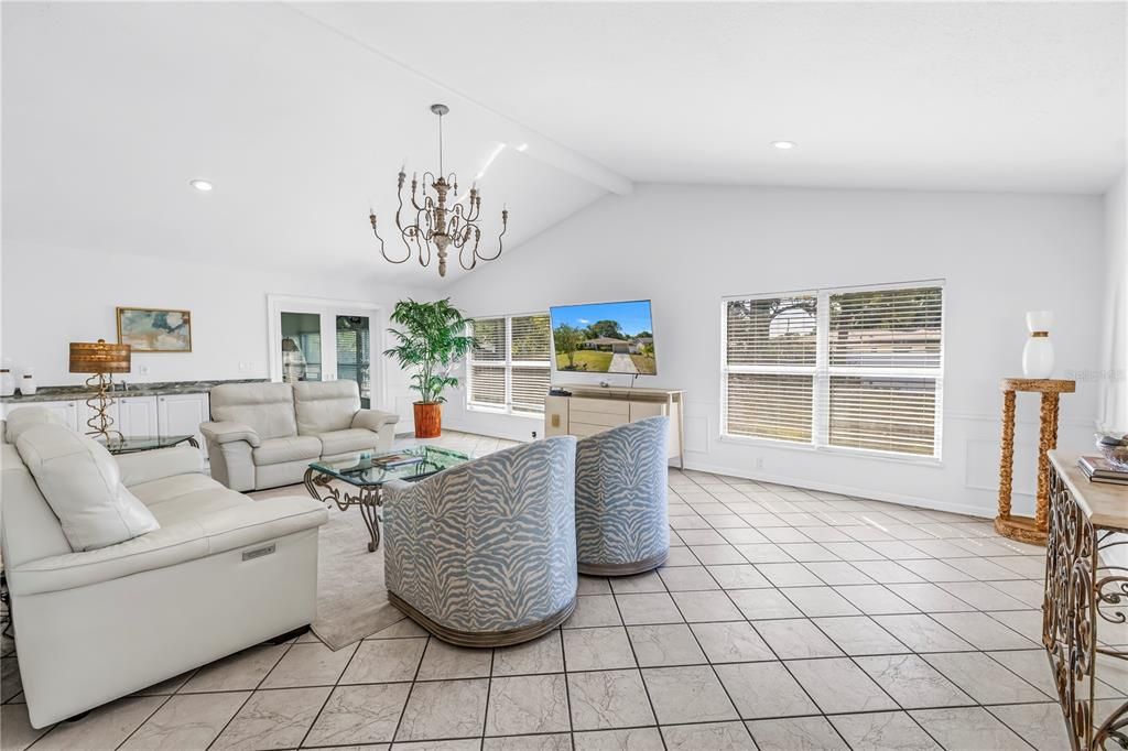 For Sale: $579,900 (2 beds, 2 baths, 1917 Square Feet)