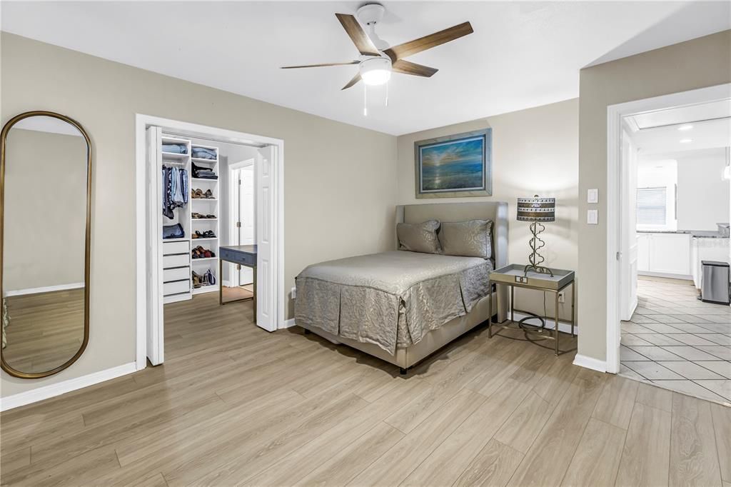 For Sale: $579,900 (2 beds, 2 baths, 1917 Square Feet)