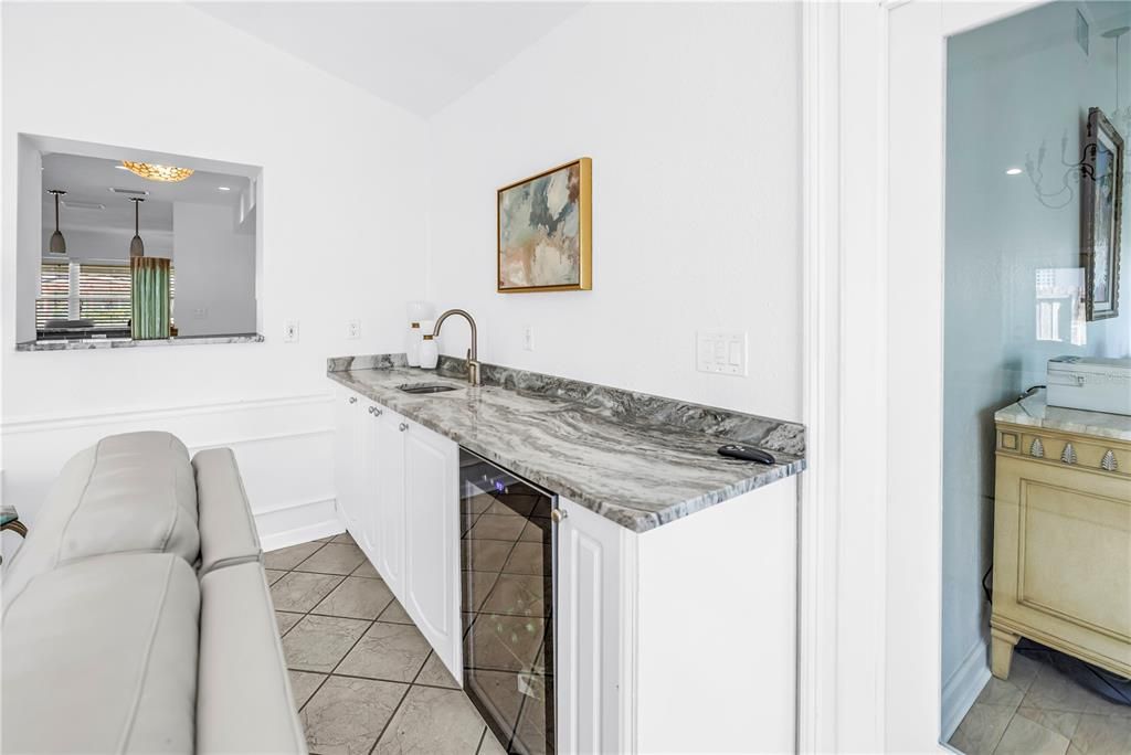For Sale: $579,900 (2 beds, 2 baths, 1917 Square Feet)