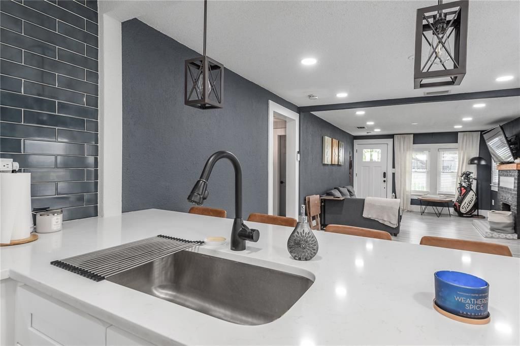 For Rent: $2,450 (3 beds, 2 baths, 1528 Square Feet)