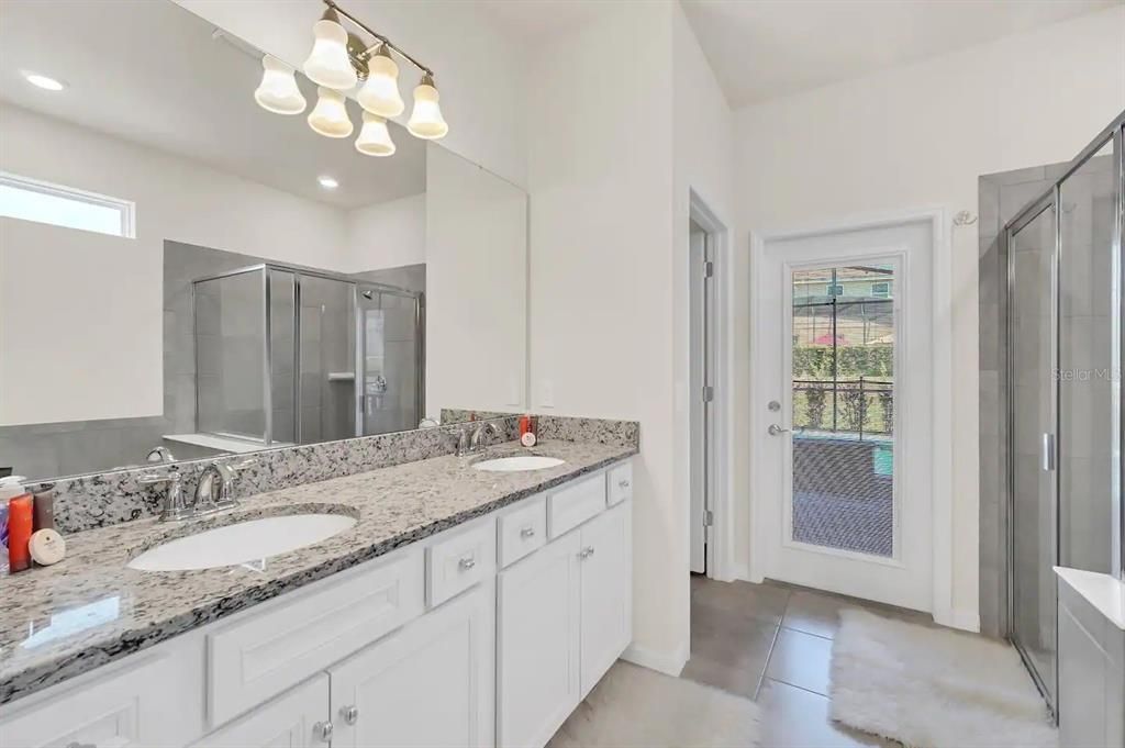 For Sale: $579,000 (7 beds, 5 baths, 3176 Square Feet)
