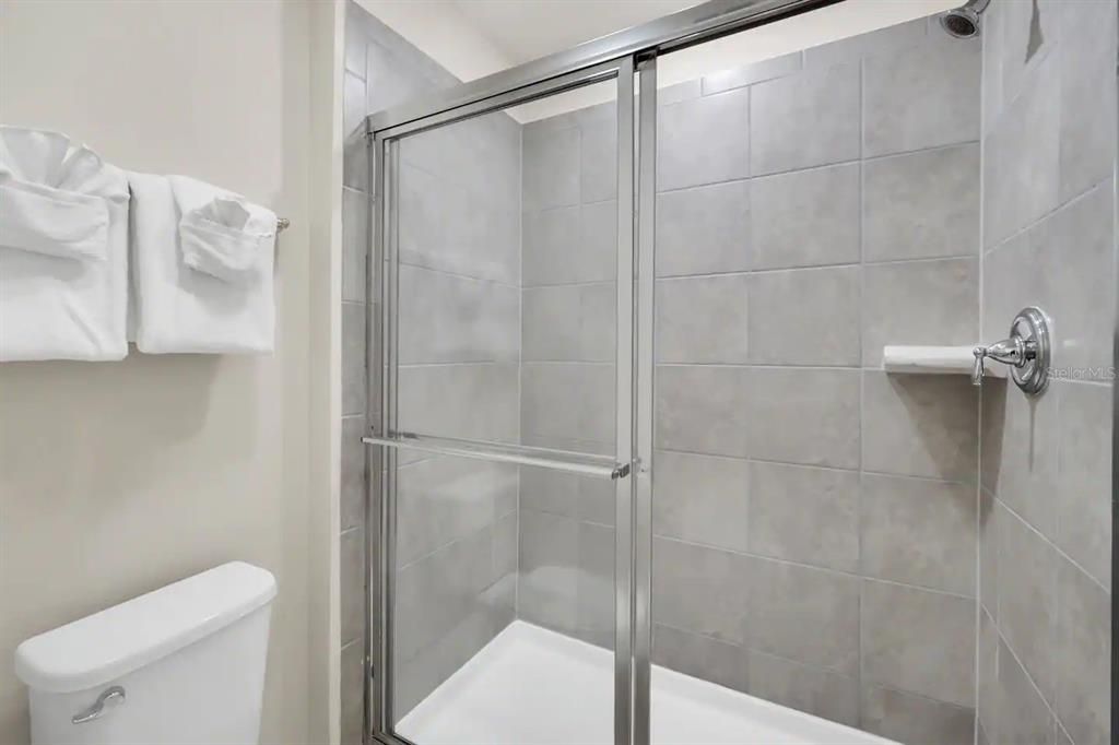 For Sale: $579,000 (7 beds, 5 baths, 3176 Square Feet)