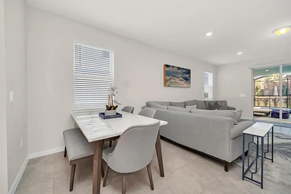 For Sale: $579,000 (7 beds, 5 baths, 3176 Square Feet)