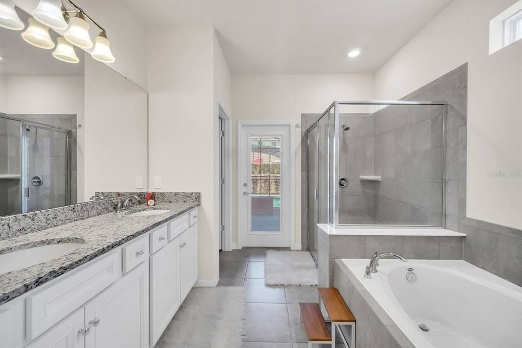 For Sale: $579,000 (7 beds, 5 baths, 3176 Square Feet)