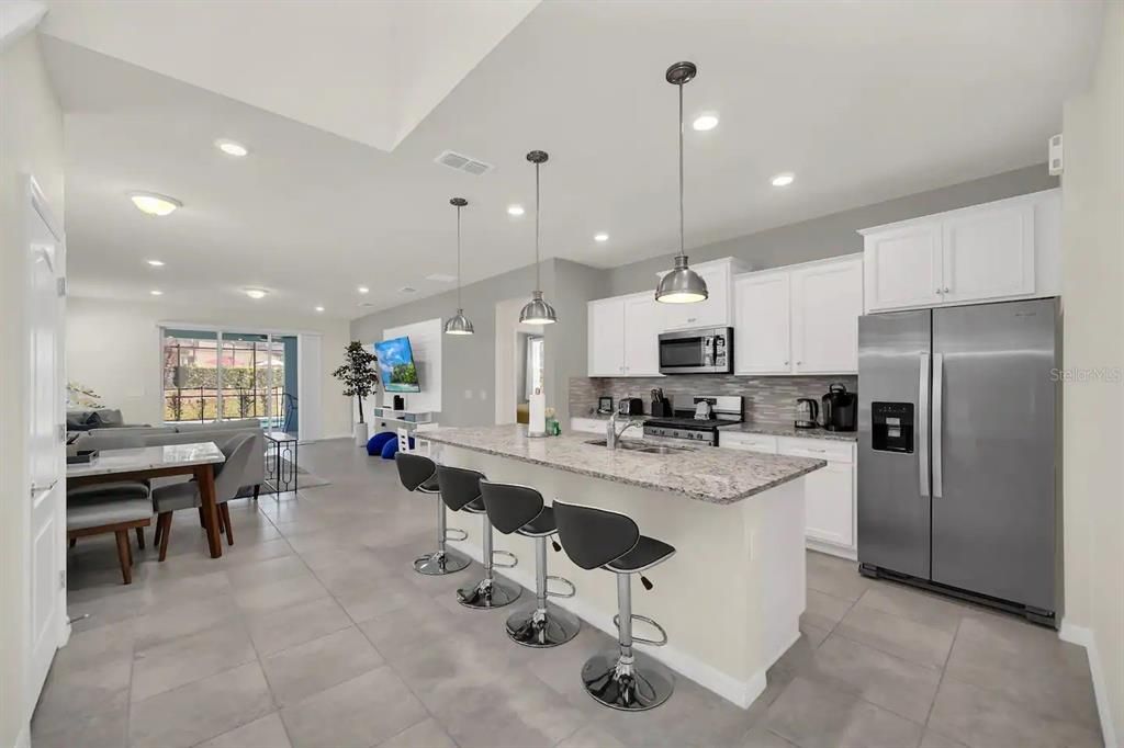 For Sale: $579,000 (7 beds, 5 baths, 3176 Square Feet)