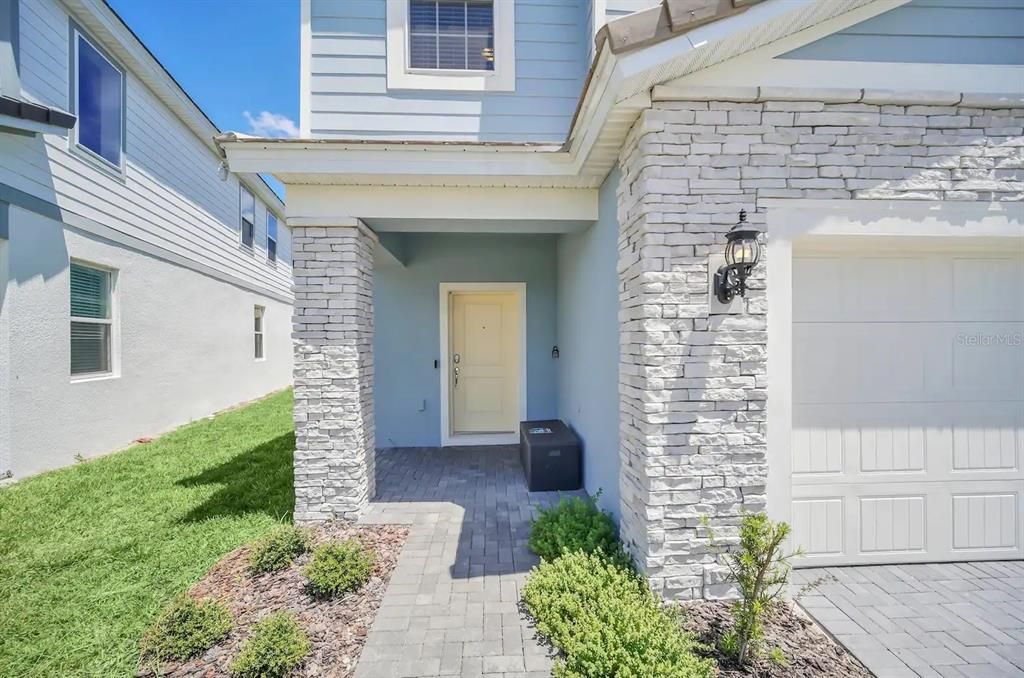 For Sale: $579,000 (7 beds, 5 baths, 3176 Square Feet)