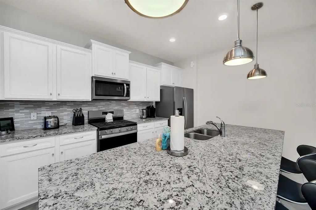 For Sale: $579,000 (7 beds, 5 baths, 3176 Square Feet)