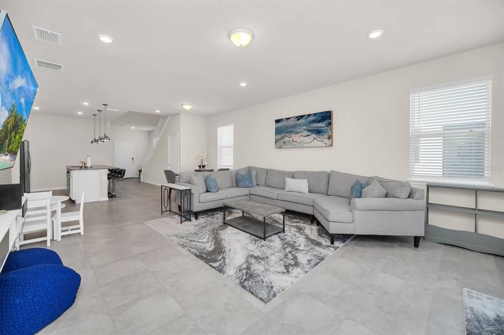 For Sale: $579,000 (7 beds, 5 baths, 3176 Square Feet)