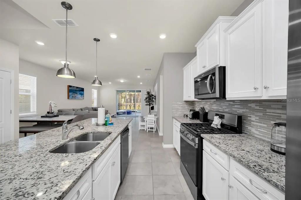For Sale: $579,000 (7 beds, 5 baths, 3176 Square Feet)