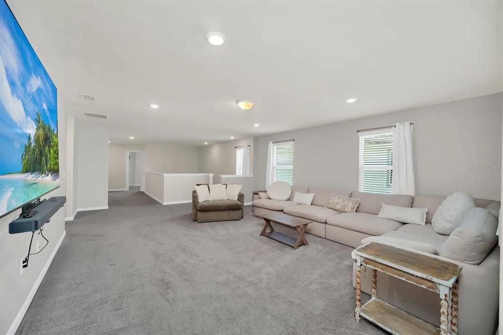For Sale: $579,000 (7 beds, 5 baths, 3176 Square Feet)