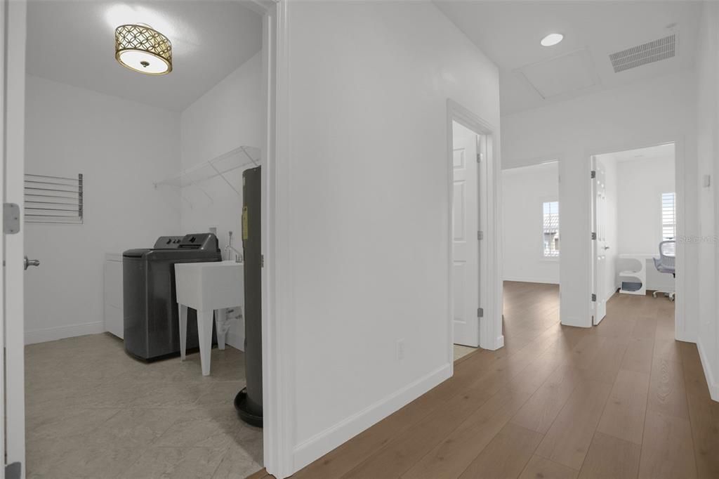 En Venta: $585,000 (4 camas, 3 baños, 2477 Pies cuadrados)