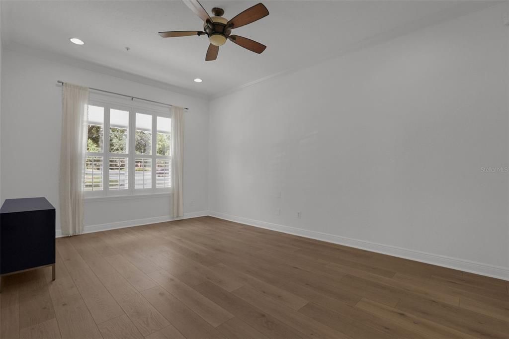 En Venta: $585,000 (4 camas, 3 baños, 2477 Pies cuadrados)