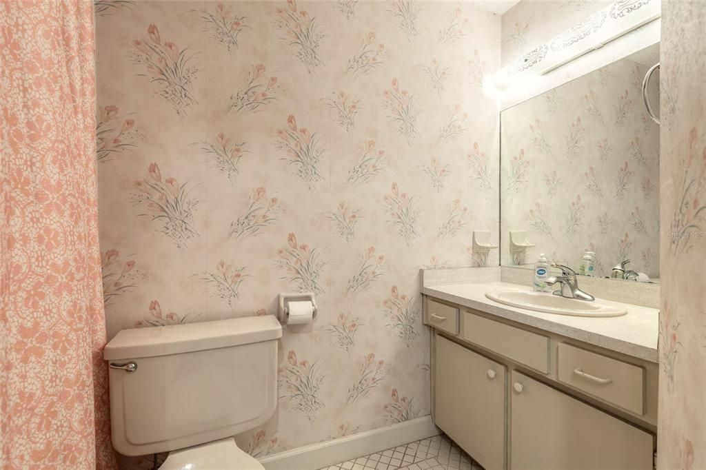 На продажу: $385,000 (3 спален, 2 ванн, 1460 Квадратных фут)