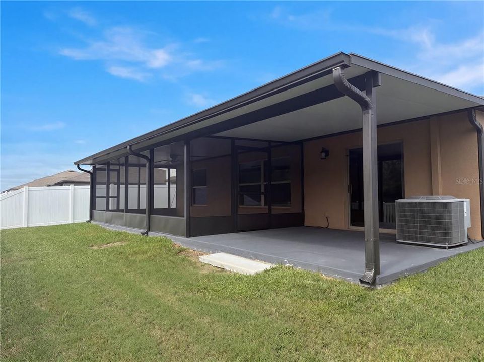 En Venta: $329,000 (4 camas, 2 baños, 1918 Pies cuadrados)