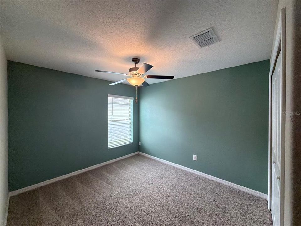 En Venta: $329,000 (4 camas, 2 baños, 1918 Pies cuadrados)