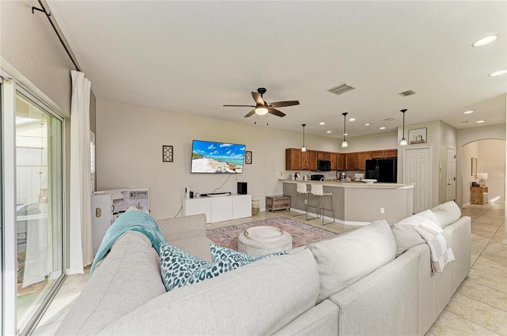 For Sale: $279,900 (3 beds, 2 baths, 1692 Square Feet)