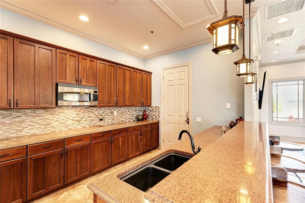 For Sale: $279,900 (3 beds, 2 baths, 1692 Square Feet)