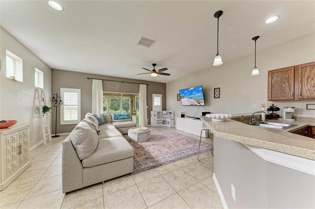 For Sale: $279,900 (3 beds, 2 baths, 1692 Square Feet)