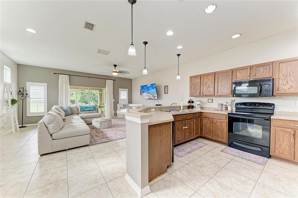 For Sale: $279,900 (3 beds, 2 baths, 1692 Square Feet)