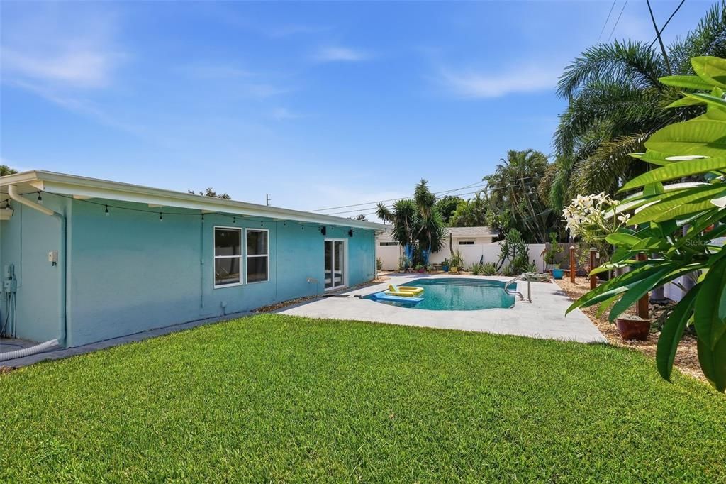 For Sale: $499,900 (3 beds, 2 baths, 1808 Square Feet)