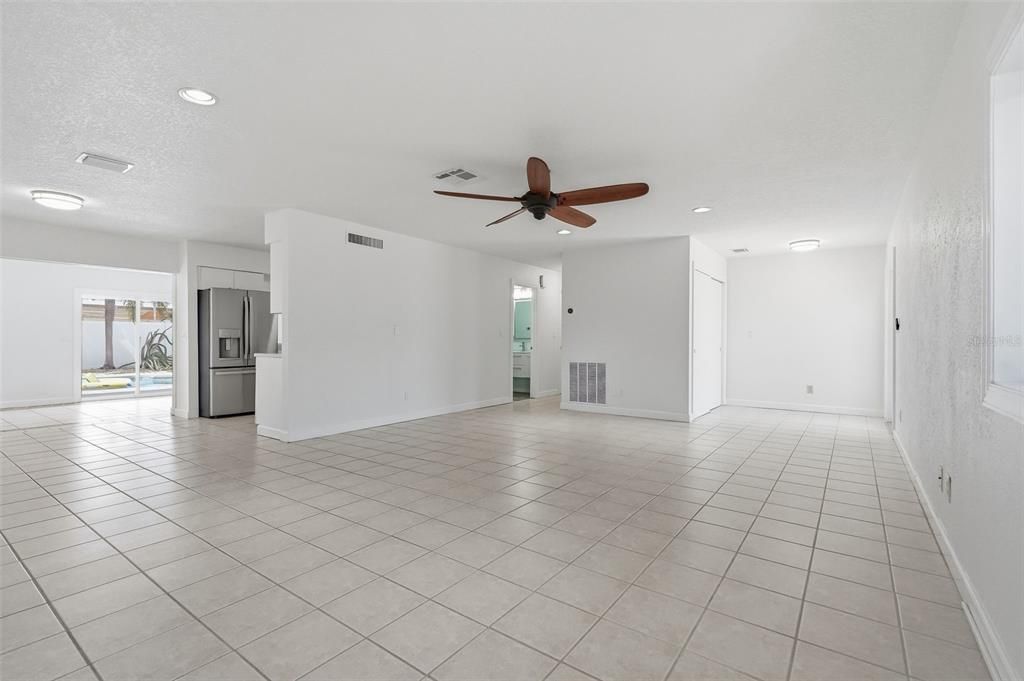 For Sale: $499,900 (3 beds, 2 baths, 1808 Square Feet)