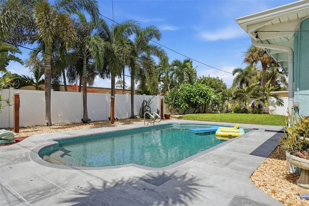 For Sale: $499,900 (3 beds, 2 baths, 1808 Square Feet)
