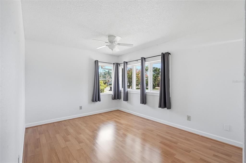 For Sale: $499,900 (3 beds, 2 baths, 1808 Square Feet)