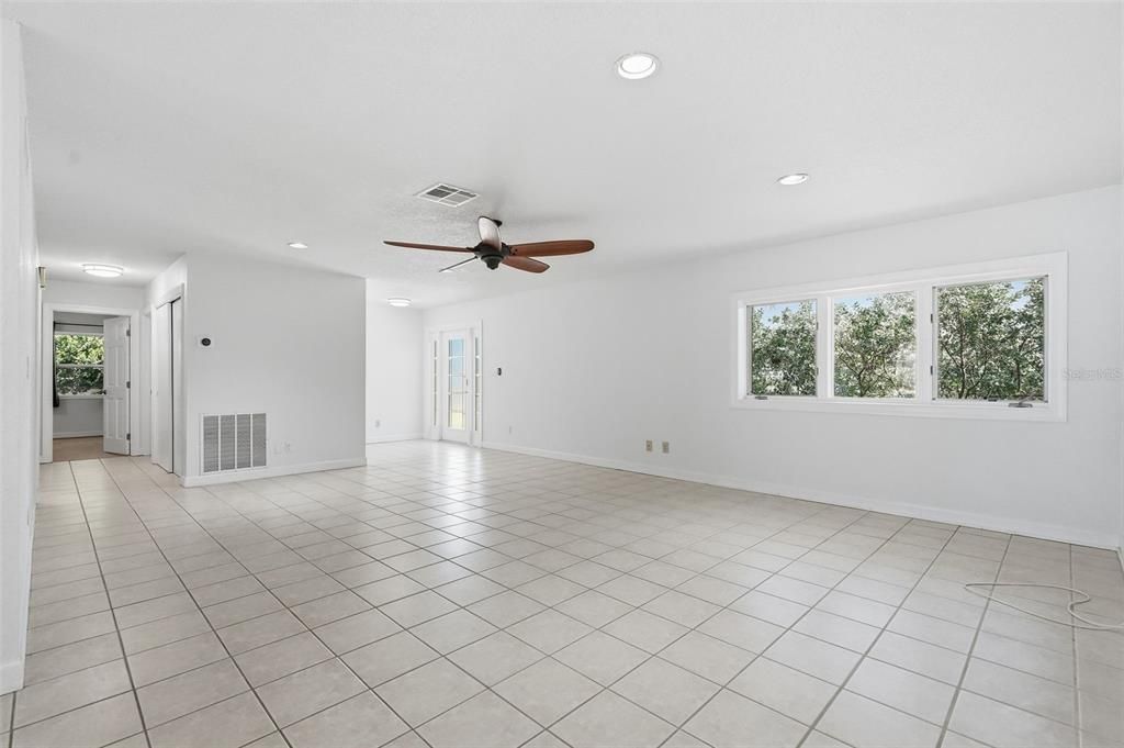 For Sale: $499,900 (3 beds, 2 baths, 1808 Square Feet)