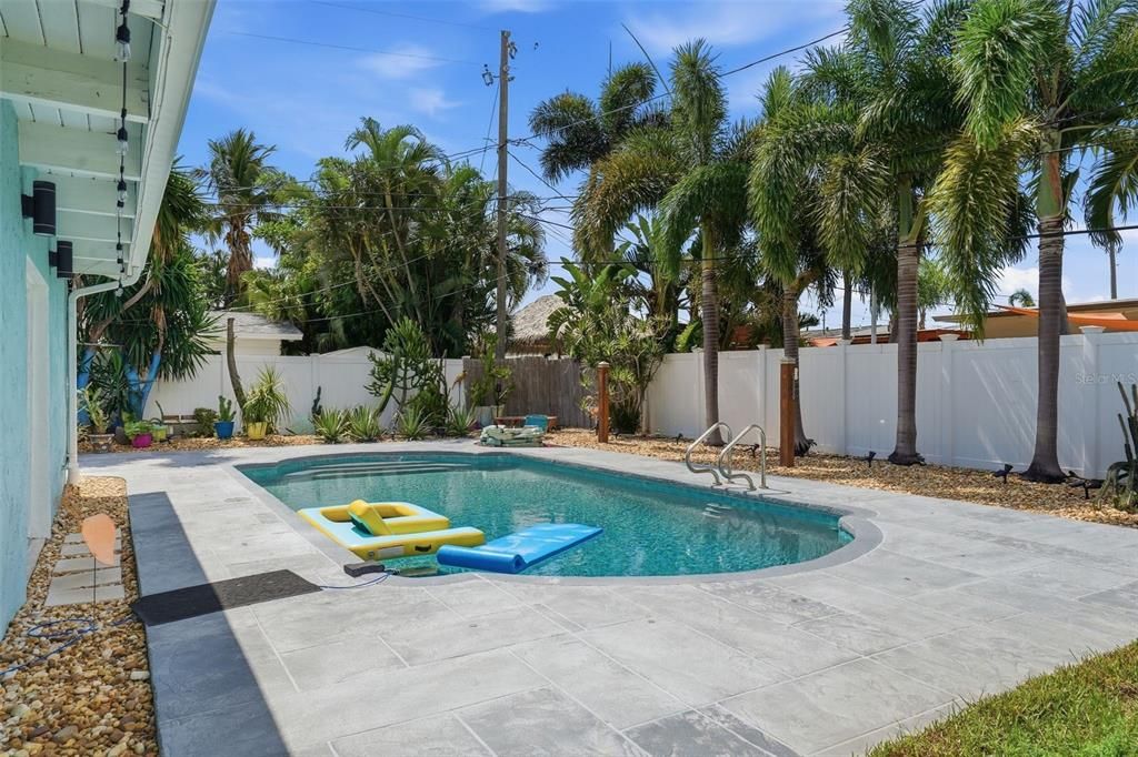 For Sale: $499,900 (3 beds, 2 baths, 1808 Square Feet)