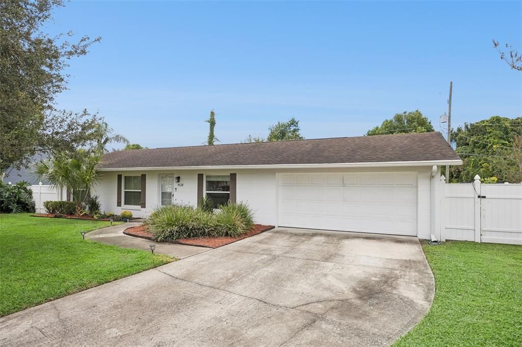 For Sale: $357,000 (3 beds, 2 baths, 1120 Square Feet)