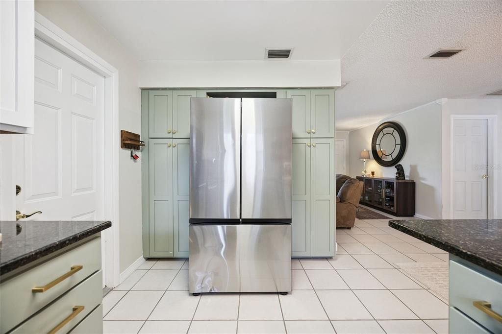 For Sale: $357,000 (3 beds, 2 baths, 1120 Square Feet)